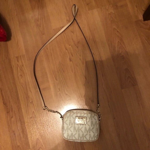 small michael kors crossbody - Picture 1 of 3